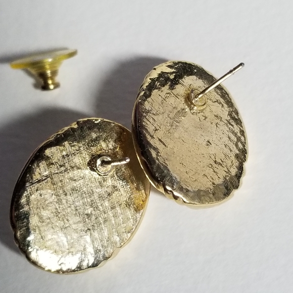 Relisted -Vintage pearly earrings on original card gold tone pierced iridescent - Picture 4 of 12